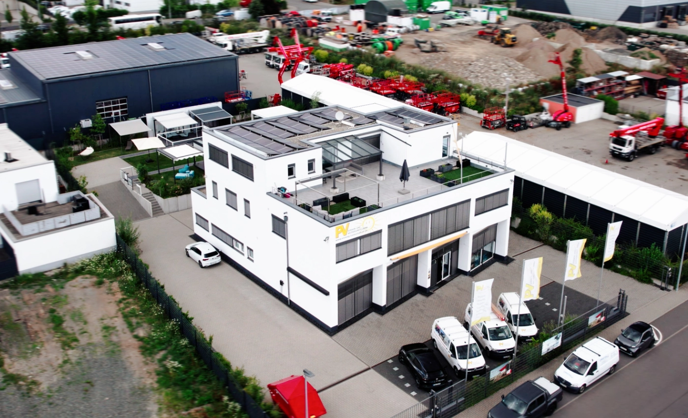 Drohnenaufnahme des Firmengebäude von PV Sonnenschutz GmbH